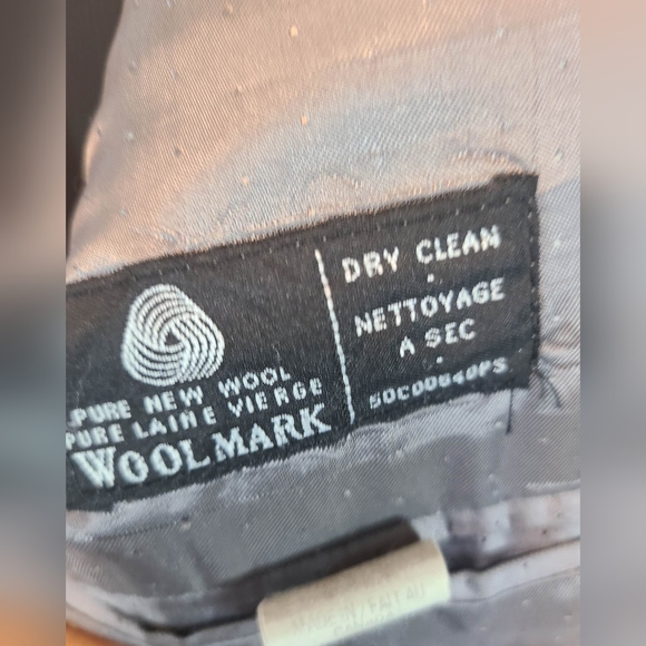 Calvin Klein Men's Two Piece Black Pinstripe Suit - Picture 5 of 7